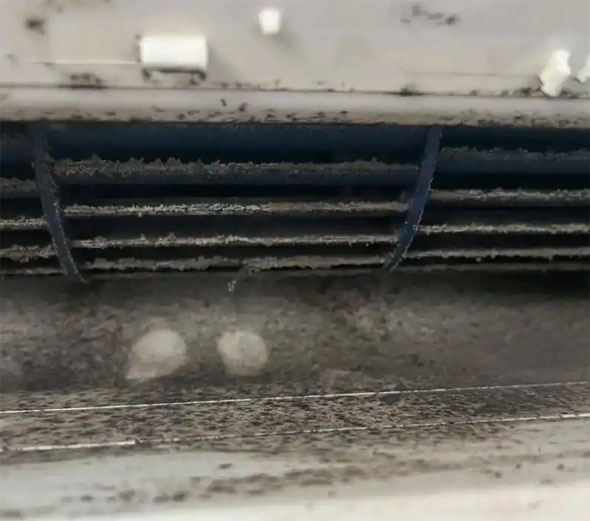 蕲春空调吹的风有股烧焦味是怎么回事